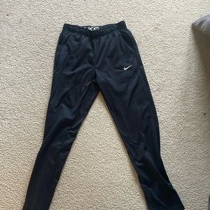 Nike-Therma fit sweatpants, open leg, black